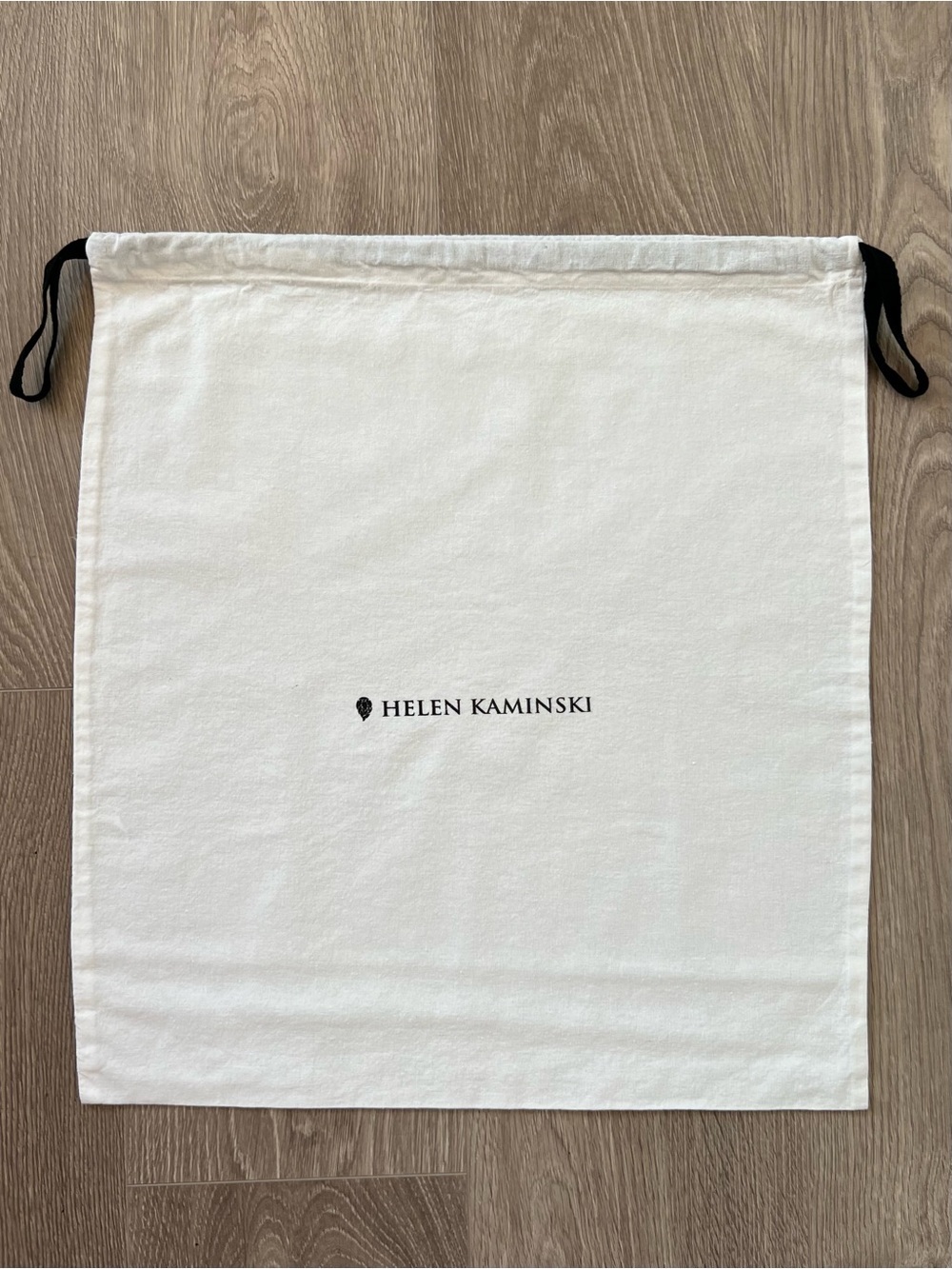 Helen Kaminski dust bag (C498)